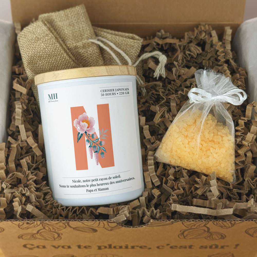 Lettre Prénom Fleurie - N - Bougie personnalisable